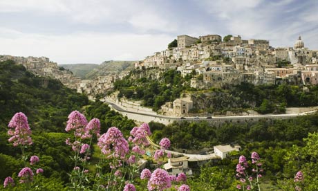 Italy-Sicily-Ragusa-skyli-001